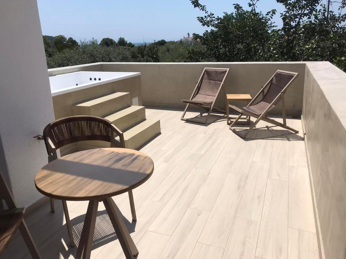 Azzure Luxury Suites Potos Eksteriør billede
