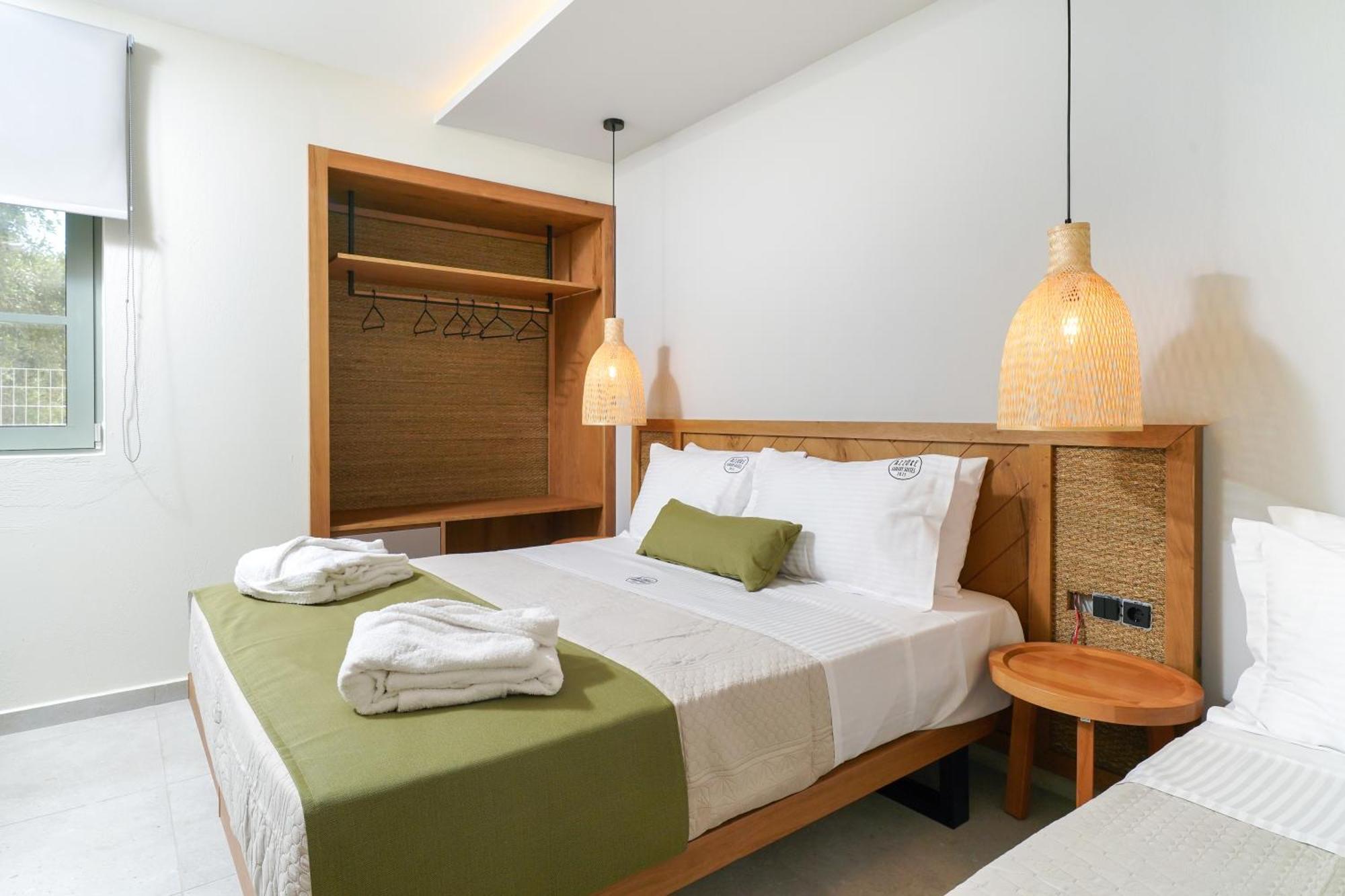 Azzure Luxury Suites Potos Eksteriør billede