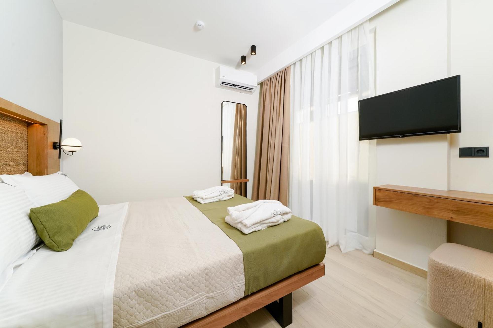Azzure Luxury Suites Potos Eksteriør billede